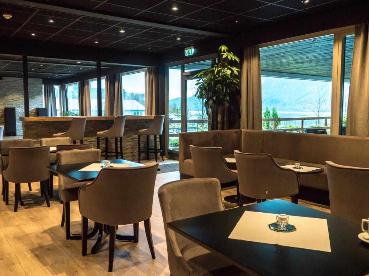 Bremanger Fjord Hotell Svelgen Zewnętrze zdjęcie