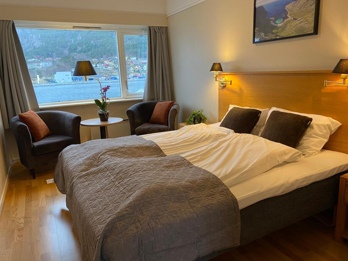 Bremanger Fjord Hotell Svelgen Zewnętrze zdjęcie